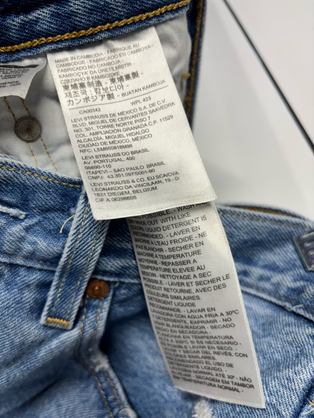 ✨Levi's Premium 501 Denim Luxor Light Wash Short Size 26 - Picture 11 of 15